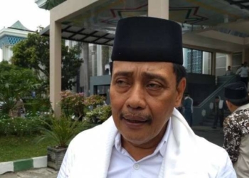 Ketua nu jatim hasan mutawakkil alallah di masjid-al akbar surabaya