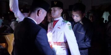 Afrizal Sintong Kukuhkan Pasukan Pengibaran Bendera Pusaka