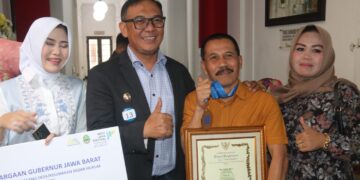 Dinilai Berhasil Membina Desa Sadar Hukum, Iwan Setiawan Raih Penghargaan Anubhawa Sasana Desa / Kelurahan dari Kemenkumham RI