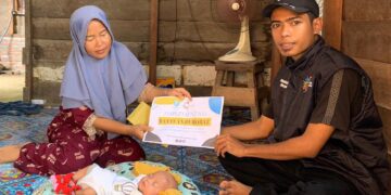 Yayasan Sosial Cinta Kebaikan Kecamatan Kubu Serahkan Bantuan Berobat di Kelurahan Tl Merbau Kec. Kubu.