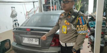 Pihak Kepolisian dari Sat Lantas Polres Bogor Tindak Lanjuttin Perihal Berita Viral di Medsos Dimana Seorang Lansia dalam Keadaan Sakit Mengendarai Mobil Sedan