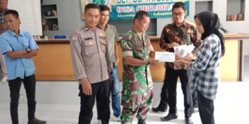 Babinsa Koramil 0621-10 Cisarua Megamendung Monitoring Penyaluran BLT DD Cibeureum