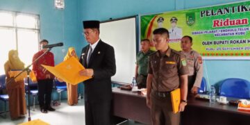 Camat Kubu Lantik Pj. Penghulu Teluk Piyai Pesisir Sekaligus Kasubbag dan Seksi Tranbtib