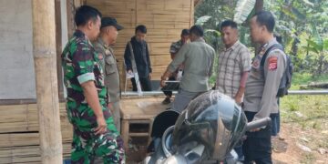 Sinergitas TNI-POLRI Desa Nanggung Wilayah Hukum Polsek Nanggung Sambang Warga dan Cegah TPPO
