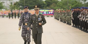 Dihadiri Bupati, Dandim 0321 Rohil Jadi Inspektur Upacara HUT TNI ke-78 