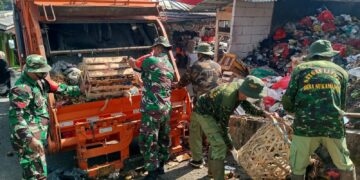 Kegiatan Karya Bakti Pembersihan Sampah di Pasar Pasir Muncang
