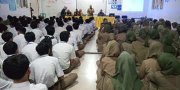 Forkopimcam Goes To School Memberikan Motivasi Kepada Siswa SMK 1 IBG Ciomas