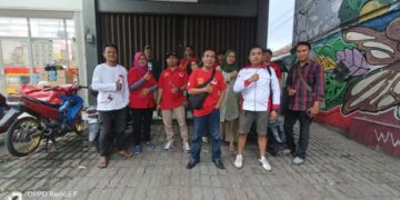 Dewan Pimpinan Kabupaten Gardapatih Bagi-bagi Takjil