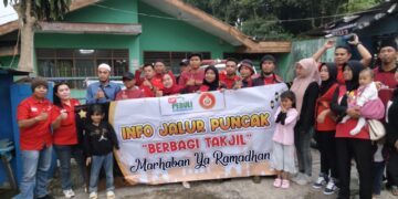 IJP Korcam Cipanas – Cianjur Bagikan Ratusan Takjil di Jalan Raya Pacet Cipanas Puncak