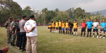 Pembukaan Turnamen Sepak Bola Antar RW di Desa Batulayang