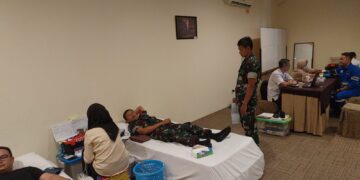 Anggota Koramil 0621-10/Cisarua Laksanakan Donor Darah di Hotel Royal Safari Garden