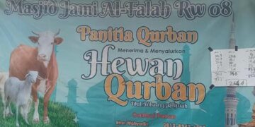 Penyembelihan Hewan Kurban di Kampung Sukarapih RW 08 pada Idul Adha 1445 H