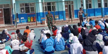 Kegiatan Babinsa dan Bhabinmas di SMP 2 Cisarua: Membangun Disiplin Sejak Dini