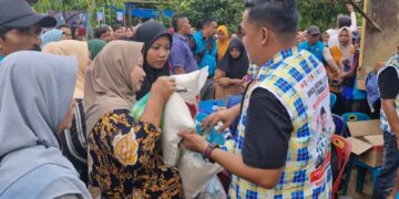 Asset Rohil Bagikan 500 Paket Sembako Murah untuk Masyarakat Bagan Sinembah Utara