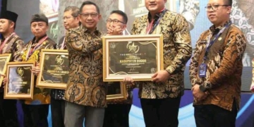 Pemkab Bogor Raih Juara Pertama SPM Awards 2025 dari Kemendagri