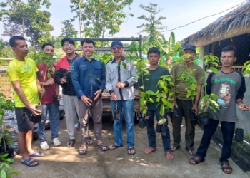 Desa Bojong Jengkol Tanam 370 Pohon, Wujudkan Ikon Desa dan Cegah Longsor