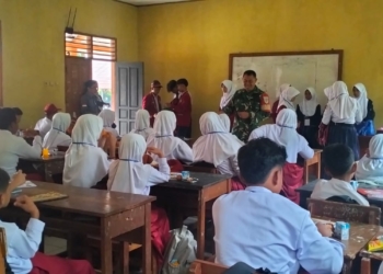 Pastikan Sampai ke Siswa, Babinsa Koramil Cikembar Dampingi Distribusi Makan Bergizi Gratis