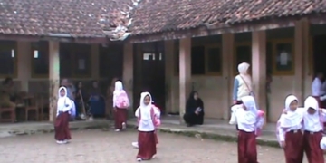 Sungguh Ironi, Belasan Tahun Bangunan Sekolah SDN Babakan Sukamanah di Sukabumi Kondisinya Rusak Parah
