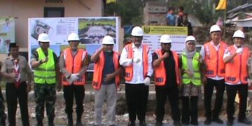 Bupati Sukabumi Lakukan Peletakan Batu Pertama Pembangunan Ruang Terbuka Publik Jampang Tengah