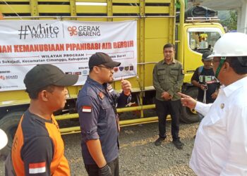 Gerak Bareng Salurkan Bantuan Pipanisasi Air Bersih Sepanjang 3,5 Kilometer di Cimanggu Sukabumi