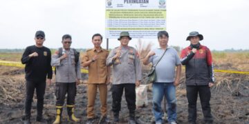 Cegah Karhutla, Kapolres Rohil Pimpin Pemasangan Plang Larangan Bakar Hutan di Dua Lokasi