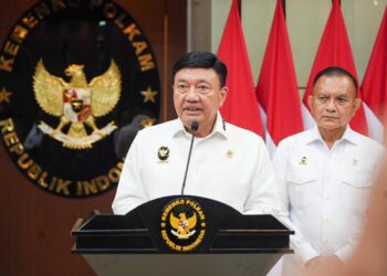 Menko Polkam Ajak Warga Rayakan HUT RI dengan Hormati Bendera Merah Putih