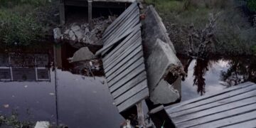 Jembatan Menuju Kantor Penghulu Ambruk, PJ Perbaiki dengan Dana Pribadi