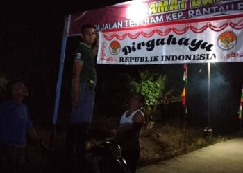 Semarak HUT ke-80 RI, Warga Jalan Tentram Hiasi Lingkungan dengan Umbul-Umbul dan Gapura Meriah