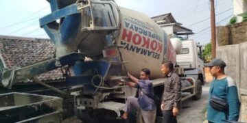 Pemdes Cijeruk Realisasikan Bantuan keuangan Infrastruktur Desa Untuk Betonisasi