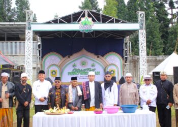 Festival Ketupat Rebo Wekasan 2025 di Desa Tugu Selatan Bogor, Ribuan Warga Padati Lapangan Baru Karamat