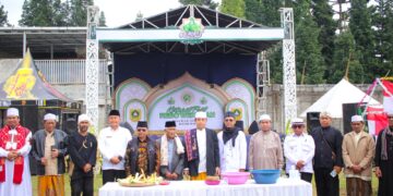 Festival Ketupat Rebo Wekasan 2025 di Desa Tugu Selatan Bogor, Ribuan Warga Padati Lapangan Baru Karamat