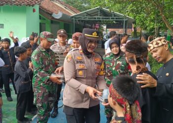 Kapolsek Dramaga Hadiri Launching SPPG MBG di SDN Neglasari 2, Edukasi Pelajar Bahaya Narkoba dan Kenakalan Remaja