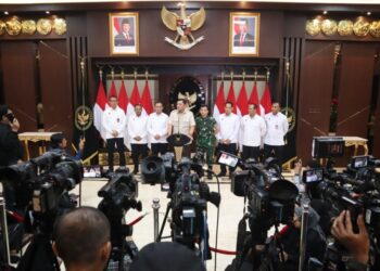 Menko Polkam Ad Interim Pimpin Rapat Pertama