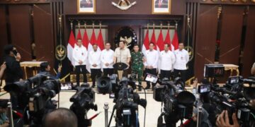 Menko Polkam Ad Interim Pimpin Rapat Pertama