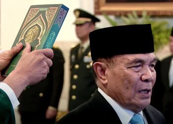 Presiden Lantik Jenderal Purn TNI Djamari Chaniago sebagai Menko Polkam