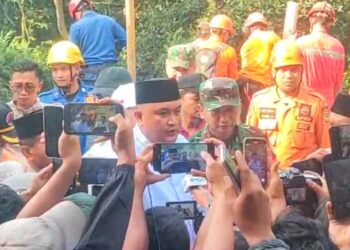 Bupati Bogor Rudi Susmanto Gerak Cepat Tinjau Korban Ambruknya Majelis Taklim Ashobiya di Ciomas