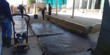 Pengerjaan Hotmix Jalan Lingkungan di Desa Pasir Muncang Disambut Antusias Warga