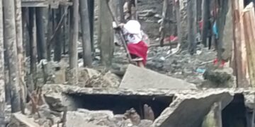 Potret Memilukan Jalan di Panipahan Tiba-tiba Ambruk