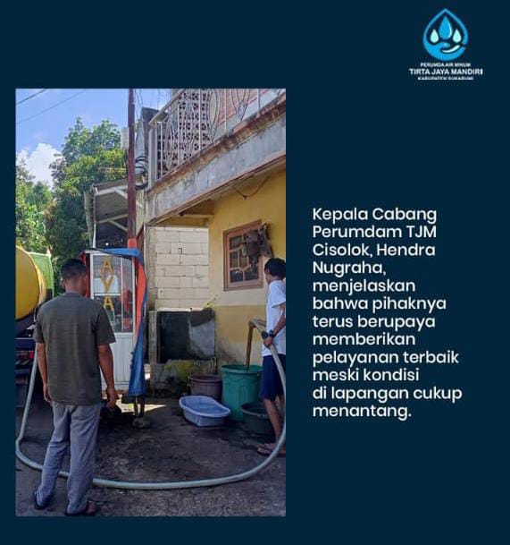 Meski Kondisi Lapangan Menantang, Perumdam TJM Cabang Cisolok Tetap Distribusikan Air Bersih Lewat Truk Tangki