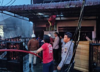 2 Rumah Semi Permanen di Porsea Terbakar, Diduga Akibat Korsleting Listrik