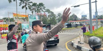 Pospam Terpadu Gadog Atur Lalu Lintas dalam Operasi Lilin Lodaya 2025