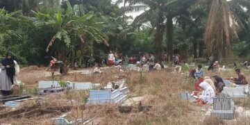 Tradisi Ziarah Makam Warnai Penyambutan Ramadan di Kubu, Rokan Hilir