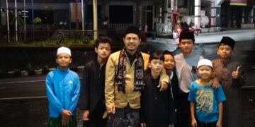 Kades Tugu Selatan Konsisten Tarawih Keliling, Warga RT 01 RW 07 Sambut Antusias