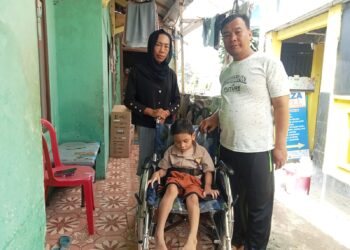 Dukung Akses Pendidikan, DINSOS Bogor dan MPB Salurkan Kursi Roda untuk Anak Disabilitas di Cigombong