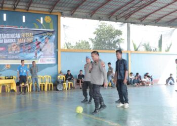 Peringati May Day, Wakapolres Rohil Resmikan Turnamen Futsal di Panipahan